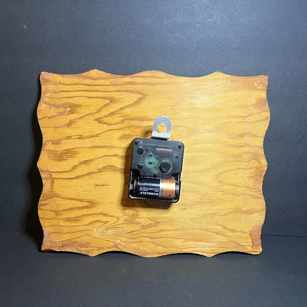 Vintage Lacquered Wood Hawaii Marina Battery Operated Analog Wall Clock 9 x 11